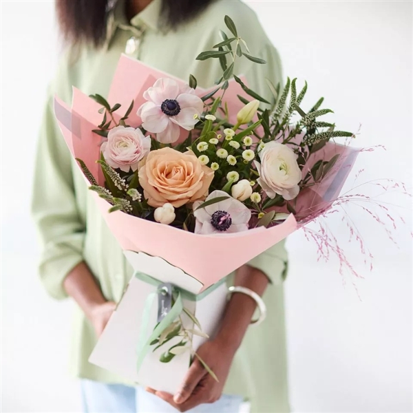 TRENDING SPRING HANDTIED